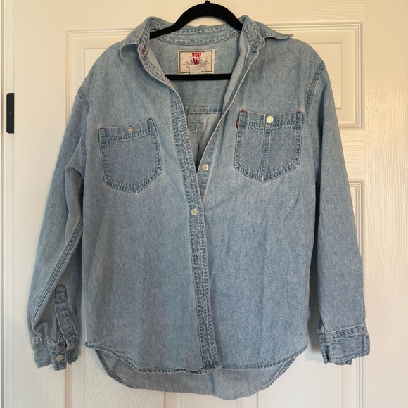 Levi's Tops - Levi's Light Blue Denim Jean Jacket